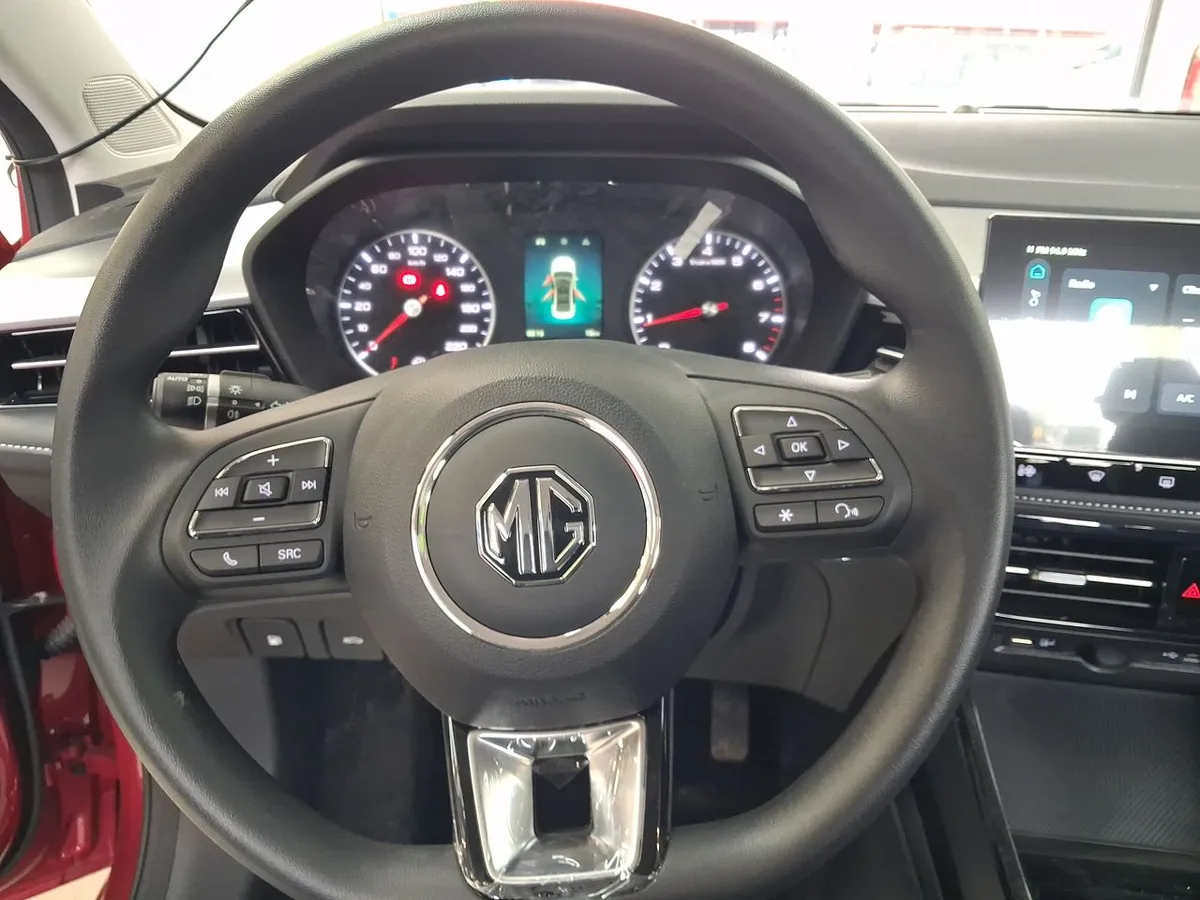 MG 5 1.5 Com 4x2 Mt 4p año 2026