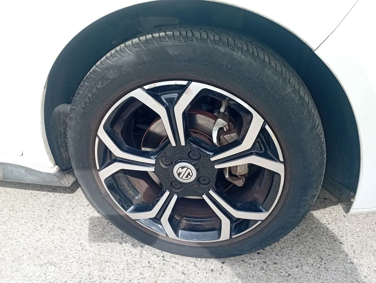 MG Mg 3 1.5 Comfort 4x2 Hb Mt 5p año 2021