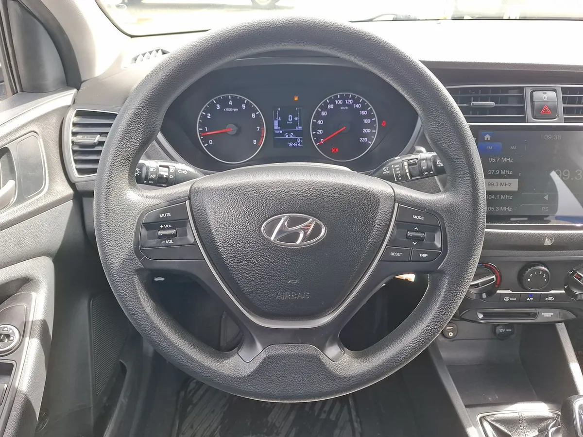 Hyundai I20 1.4 Gl Active 4x2 Hb Mt 5p año 2021