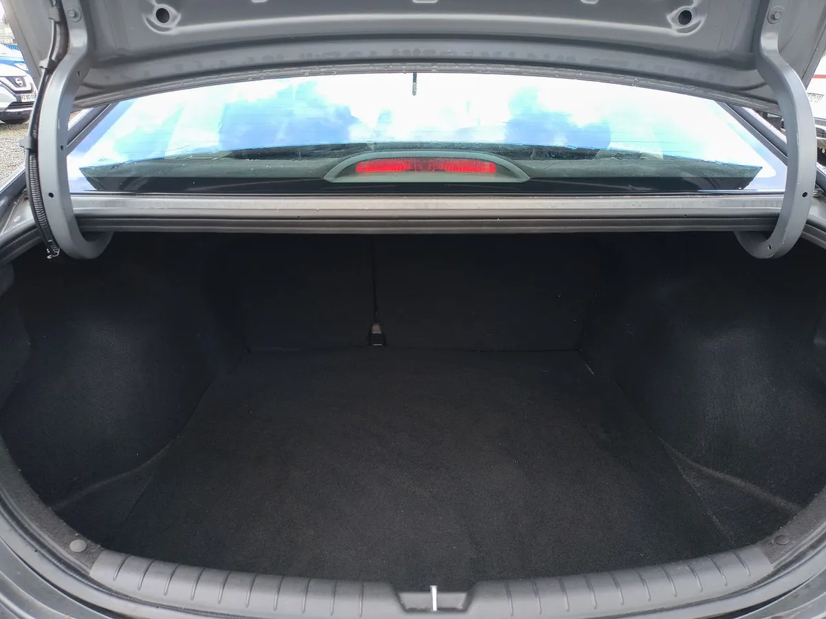 Hyundai Accent 1.4 Hci Value 4x2 Mt 4p año 2021