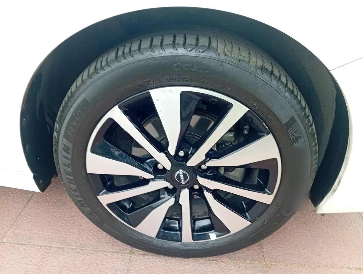 Nissan Sentra 2.0 Advance 4x2 Cvt At 4p año 2025