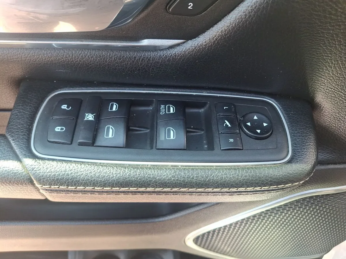 Ram 1500 5.7 Laramie Sport 4x4 At 4p año 2022