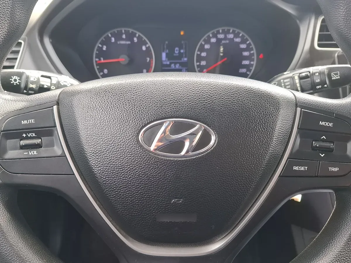Hyundai I20 1.4 Gl Active 4x2 Hb Mt 5p año 2021
