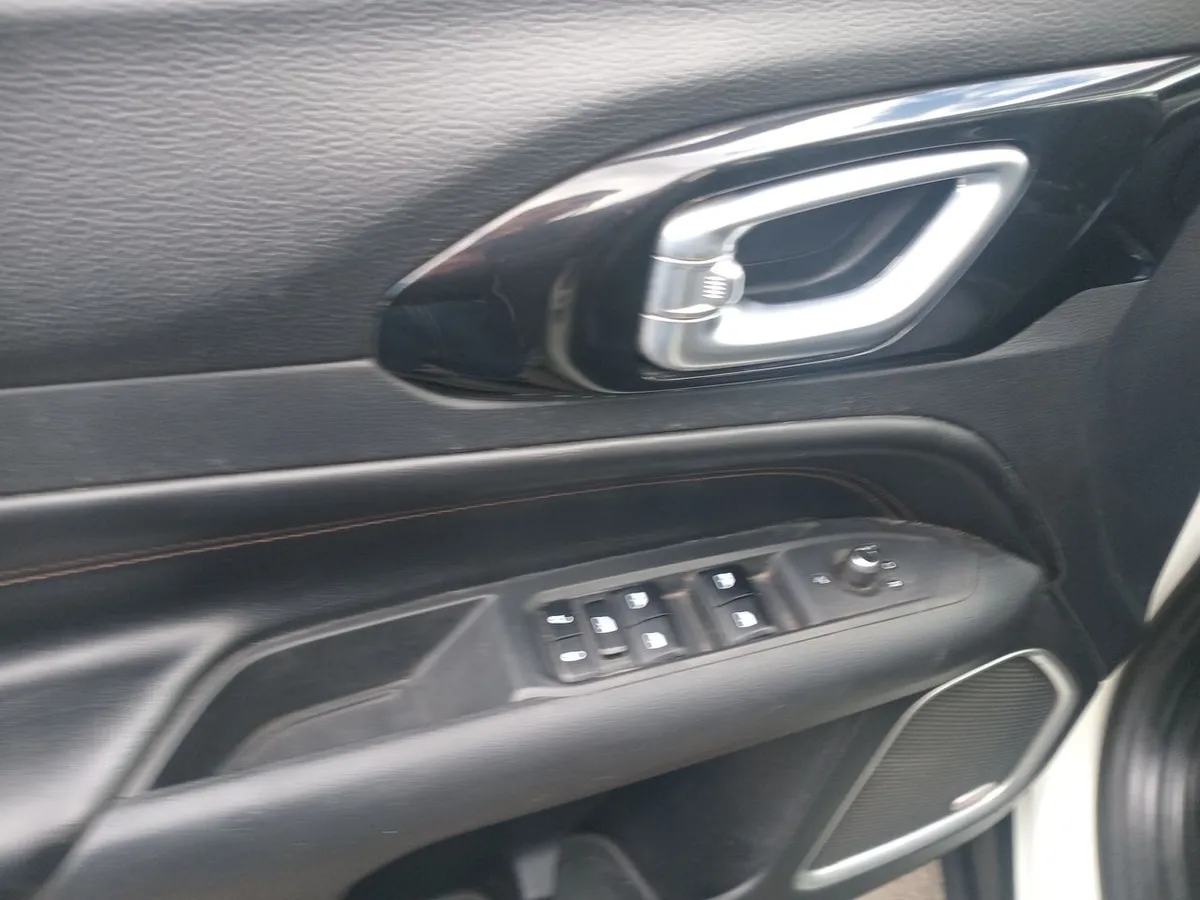 Jeep Compass 1.3 Limited 4x2 At 5p año 2023