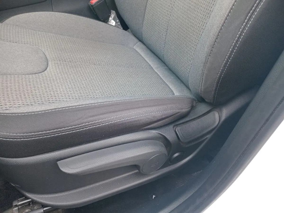Hyundai Santa Fe 2.5 Plus Fl 2wd At 5p año 2023