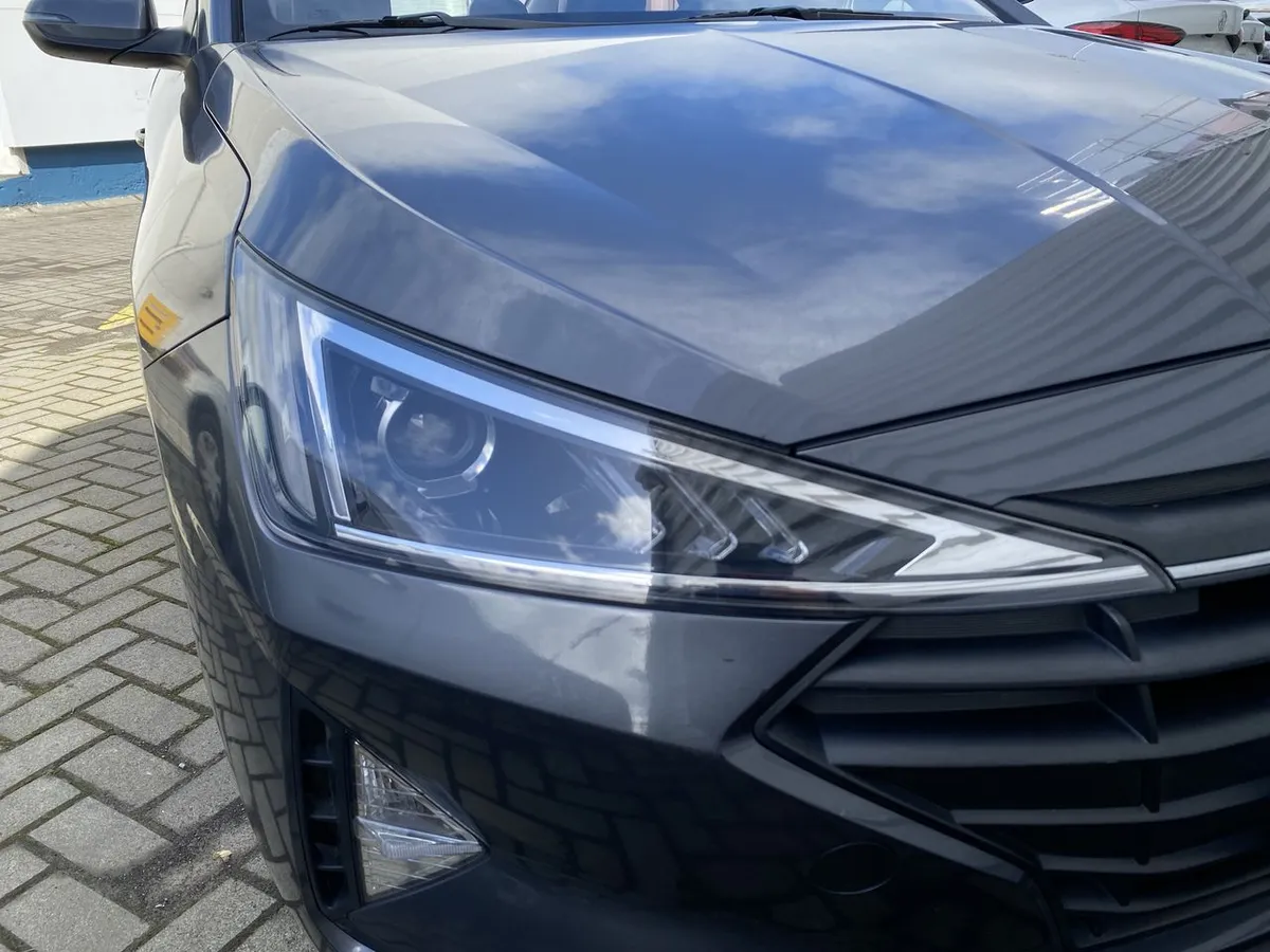 Hyundai Elantra 1.6 Value Fl 4x2 Mt 4p año 2021