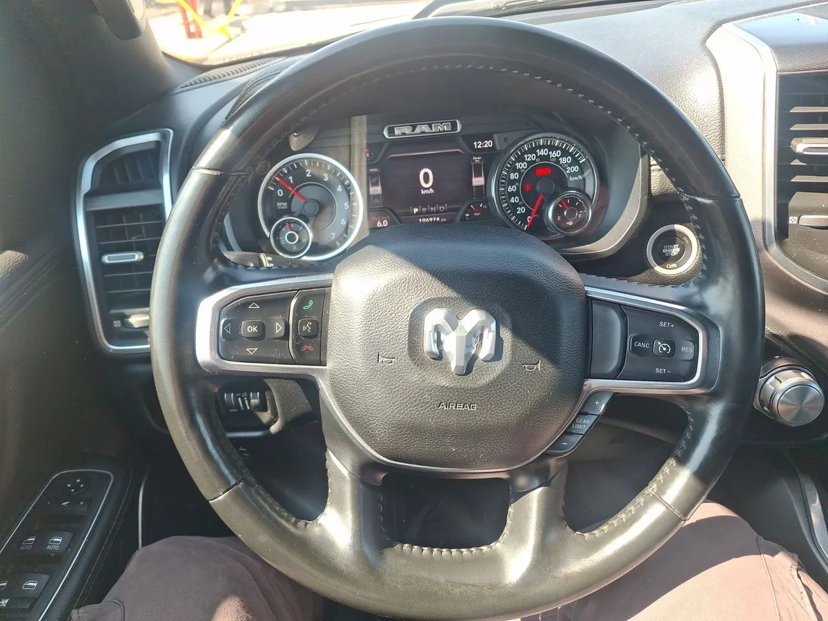Ram 1500 5.7 Laramie Sport 4x4 At 4p año 2022