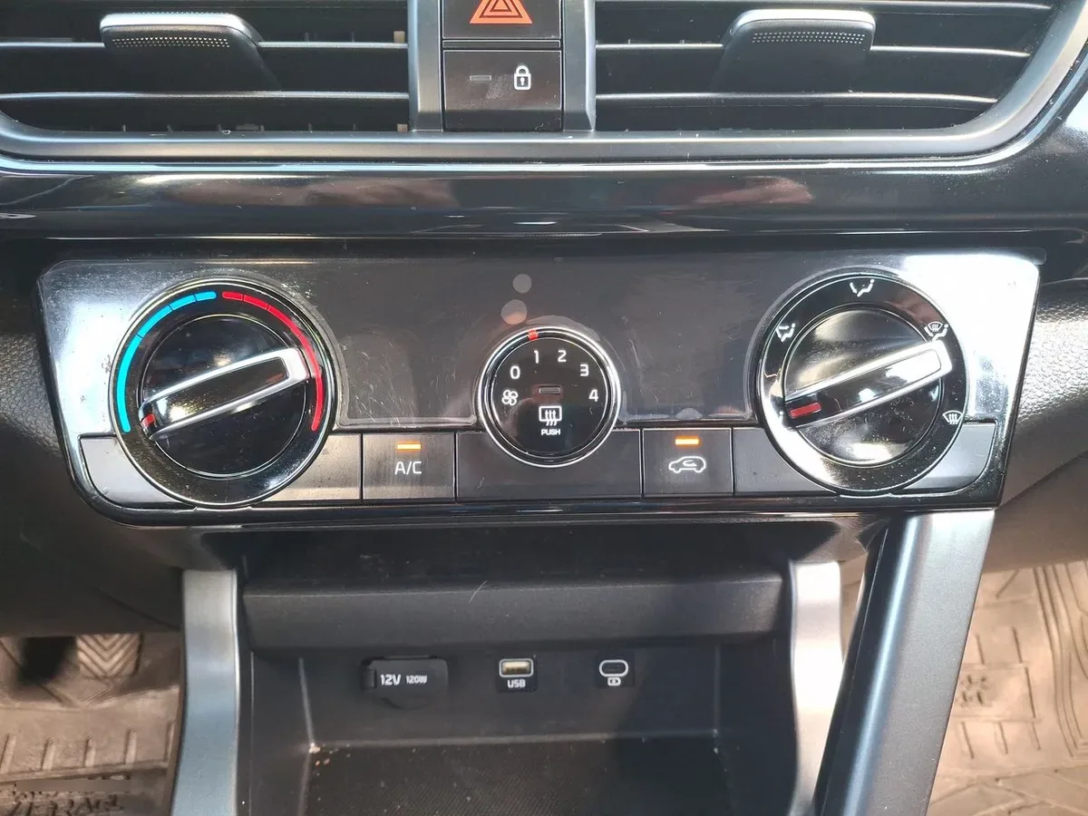 Kia Seltos 1.5 Ex 4x2 6mt 5p año 2025