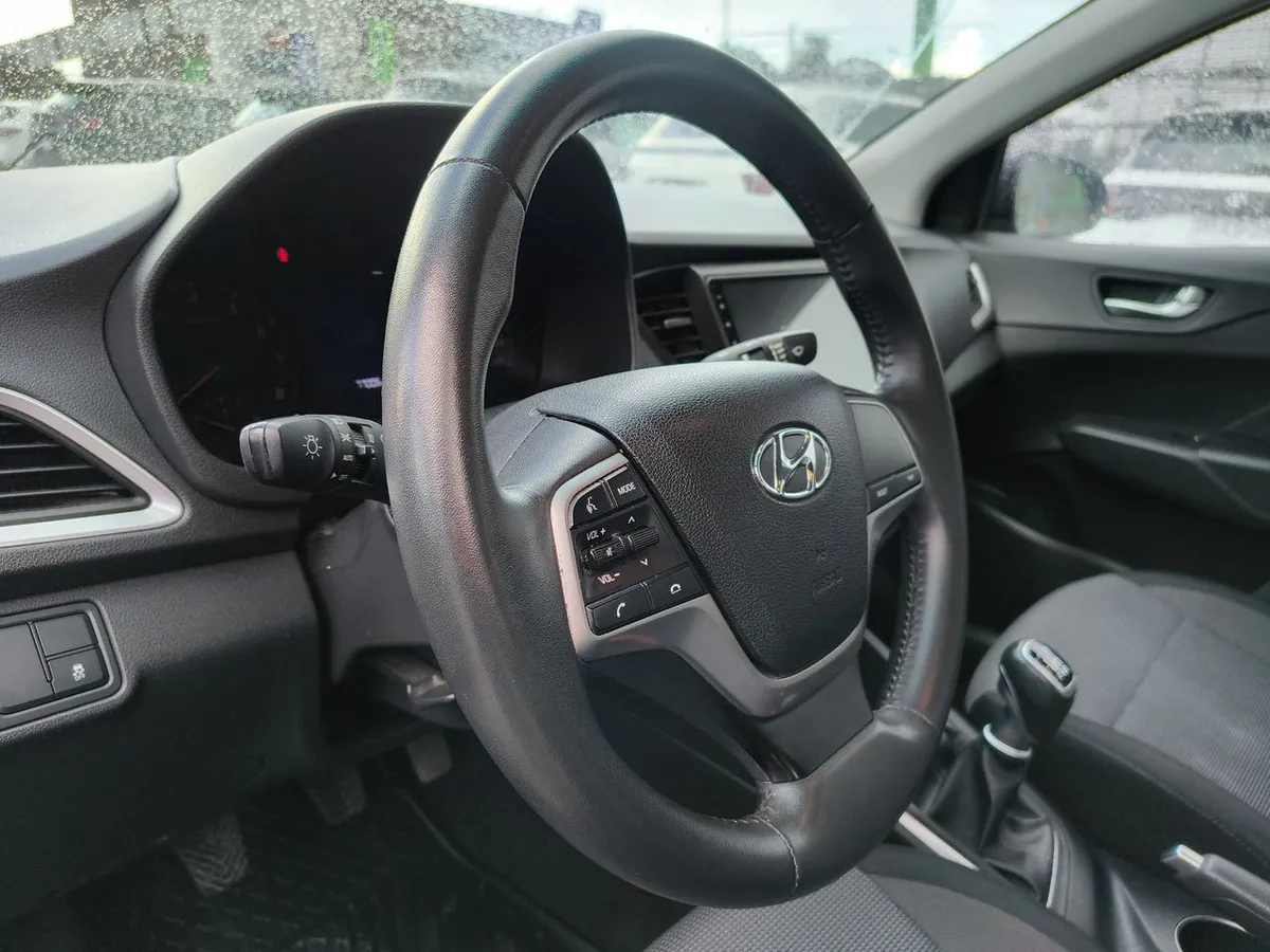 Hyundai Accent 1.4 Hci Value 4x2 Mt 4p año 2021