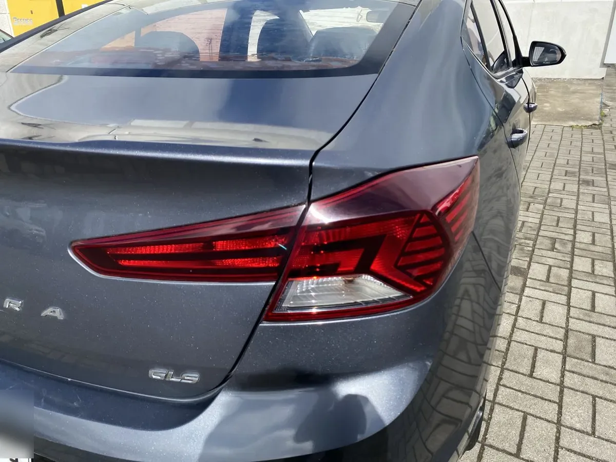 Hyundai Elantra 1.6 Value Fl 4x2 Mt 4p año 2021