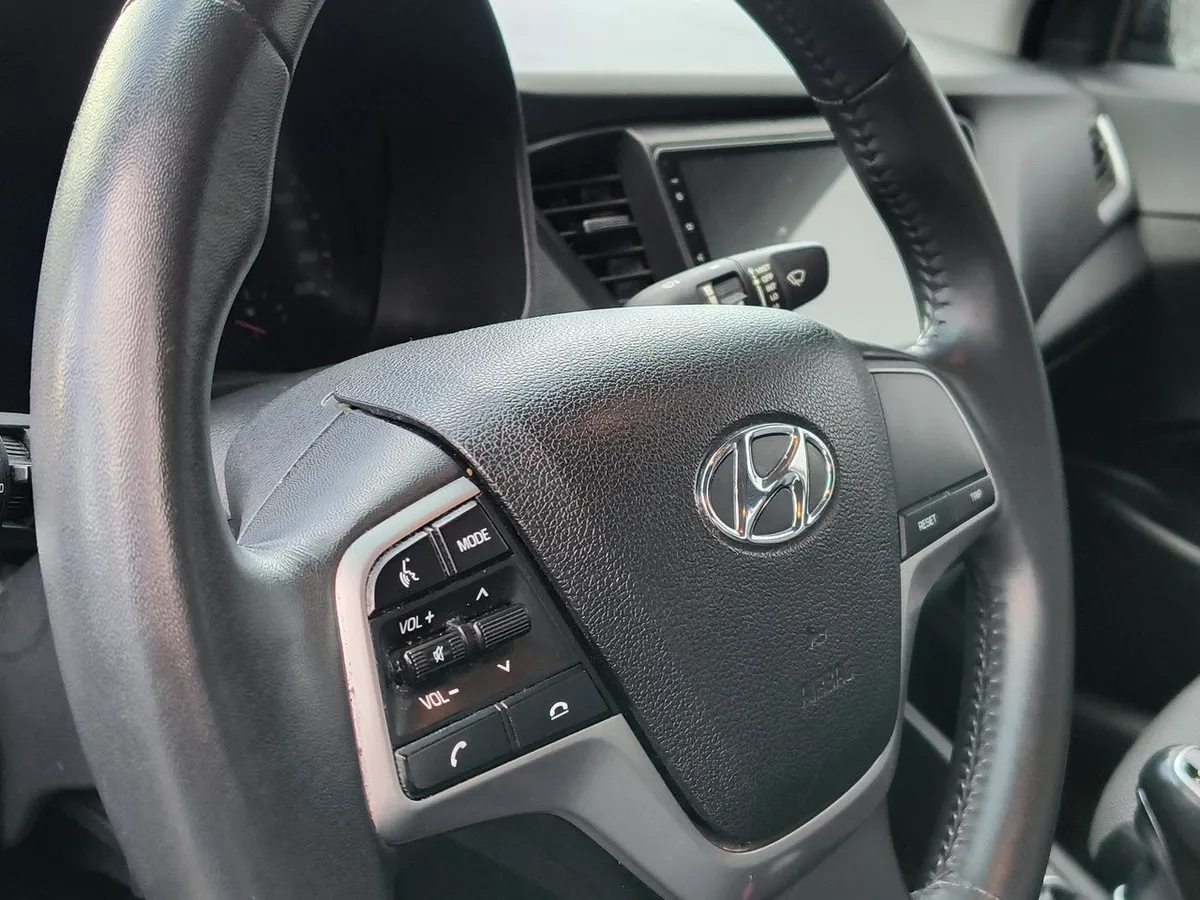 Hyundai Accent 1.4 Hci Value 4x2 Mt 4p año 2021