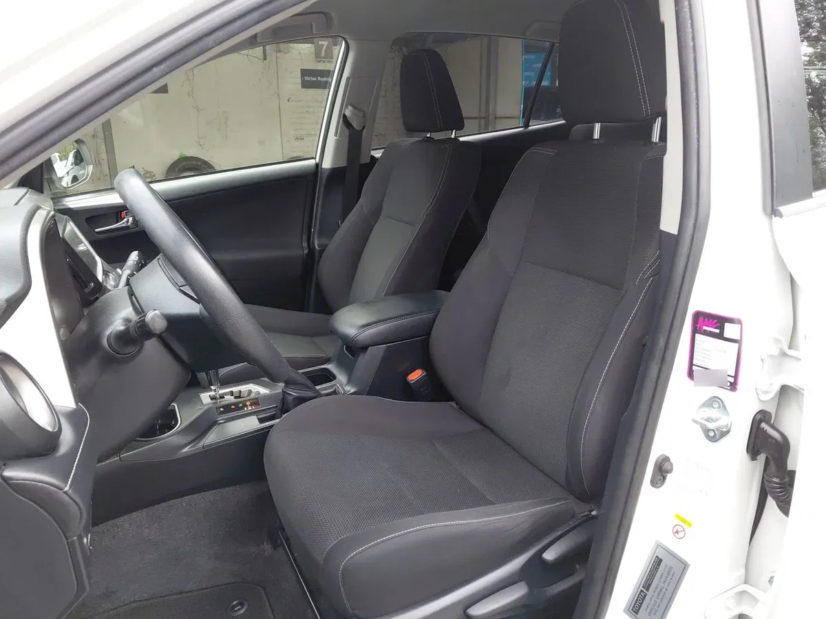 Toyota Rav 4 2.0 Adventure 4x2 Super Lujo At 5p año 2019