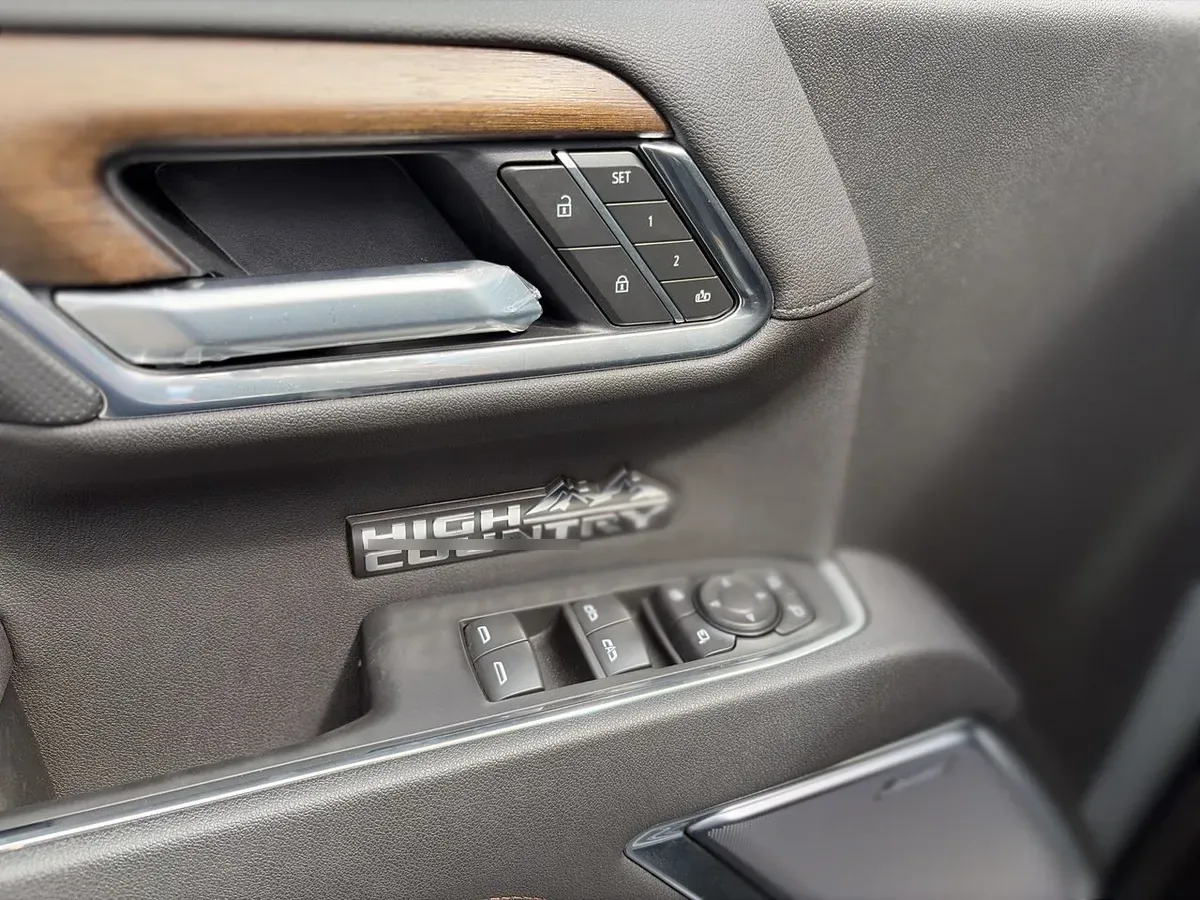 Chevrolet Silverado 3.0 High Country 4x4 At 4p año 2026