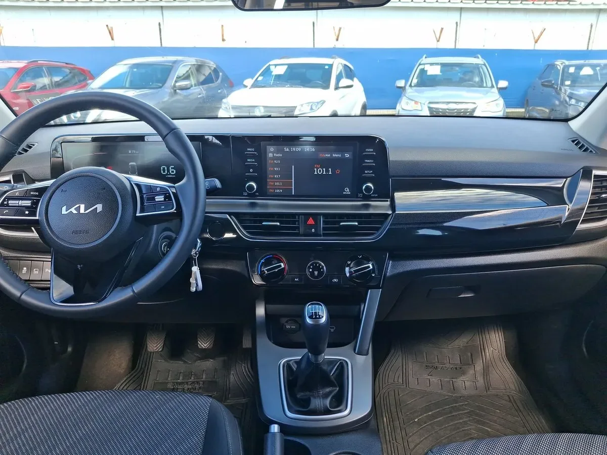 Kia Seltos 1.5 Ex 4x2 6mt 5p año 2025