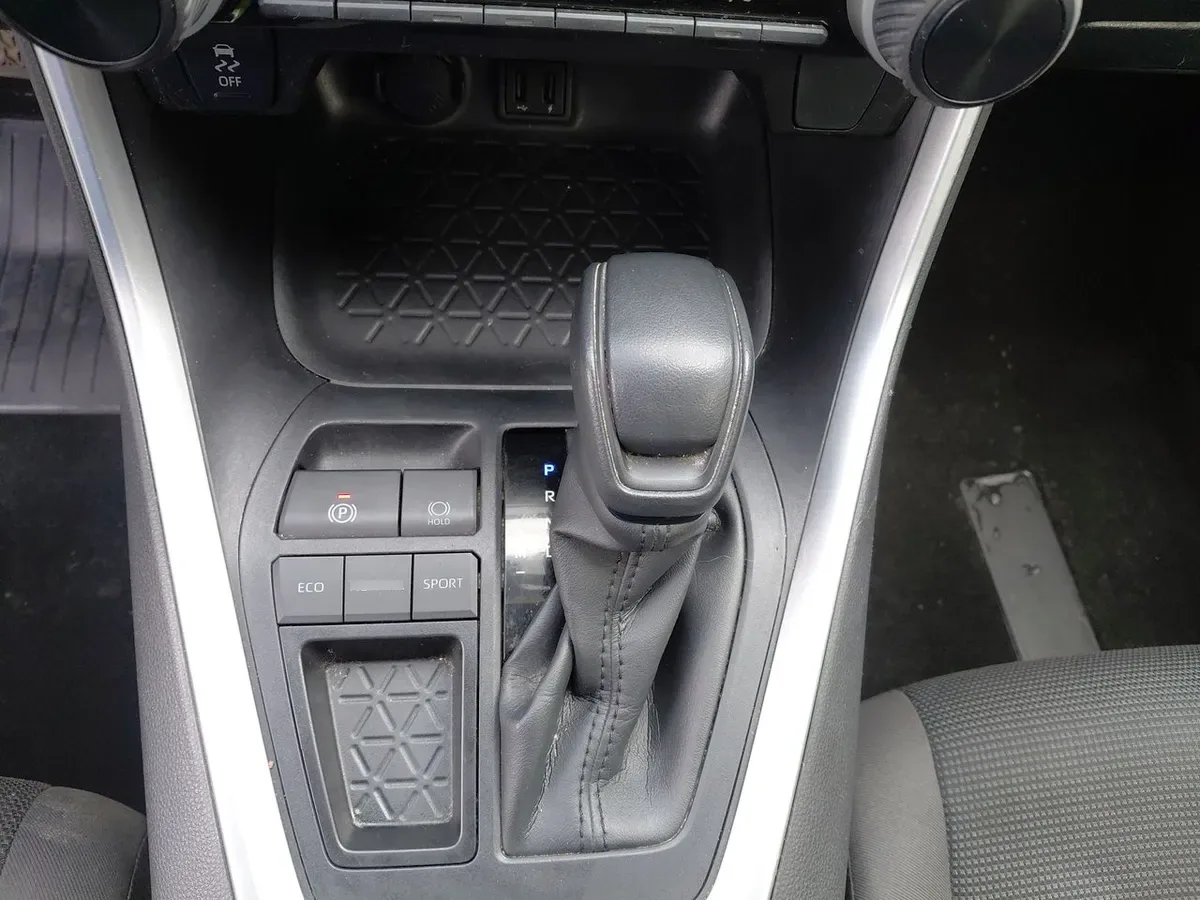 Toyota Rav 4 2.0 Le 4x2 Cvt At 5p año 2022