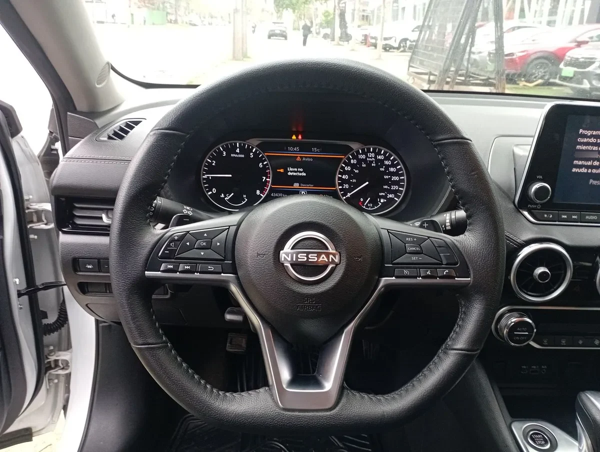 Nissan Sentra 2.0 Advance 4x2 Cvt At 4p año 2025