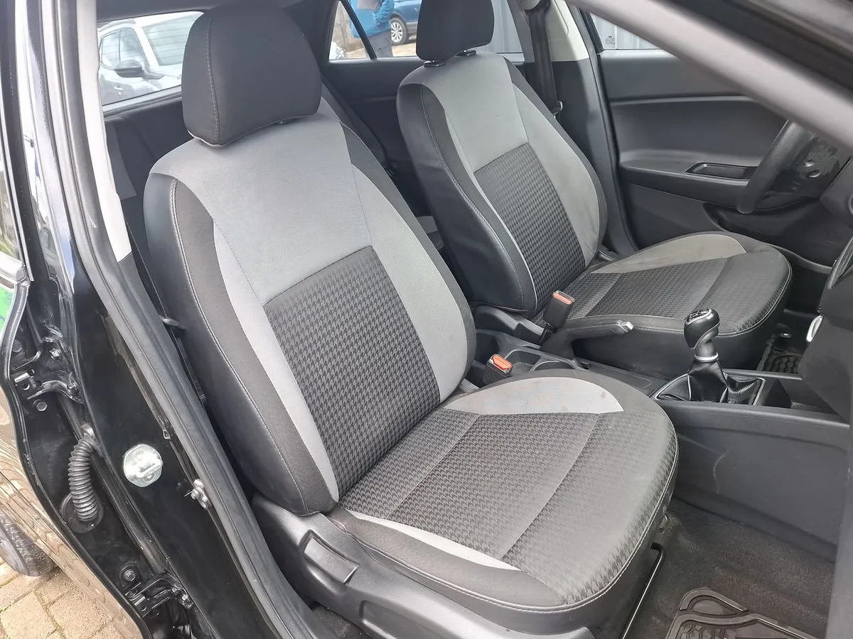 Hyundai I20 1.4 Gl Active 4x2 Hb Mt 5p año 2021