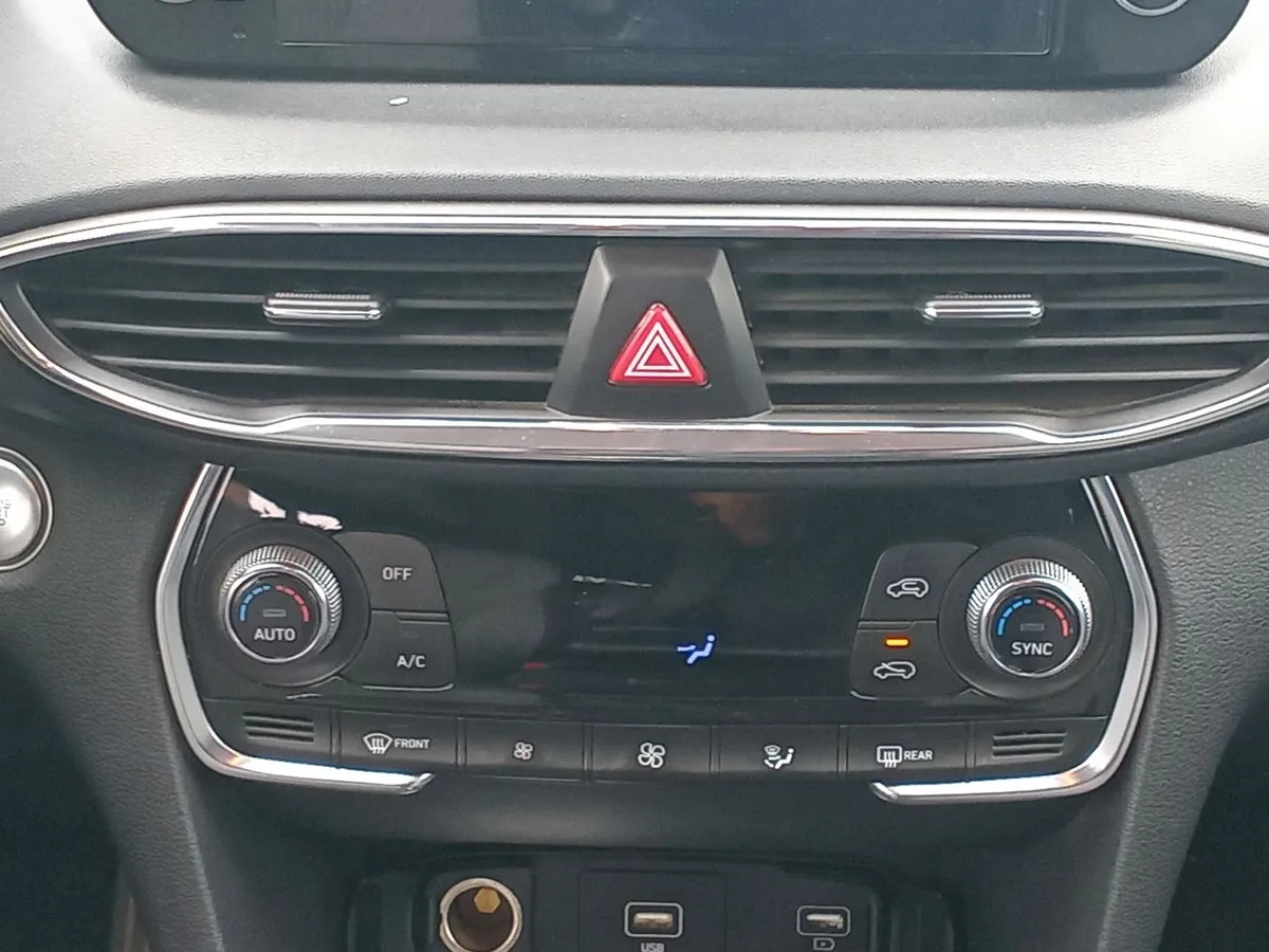 Hyundai Santa Fe 2.5 Plus Fl 2wd At 5p año 2023