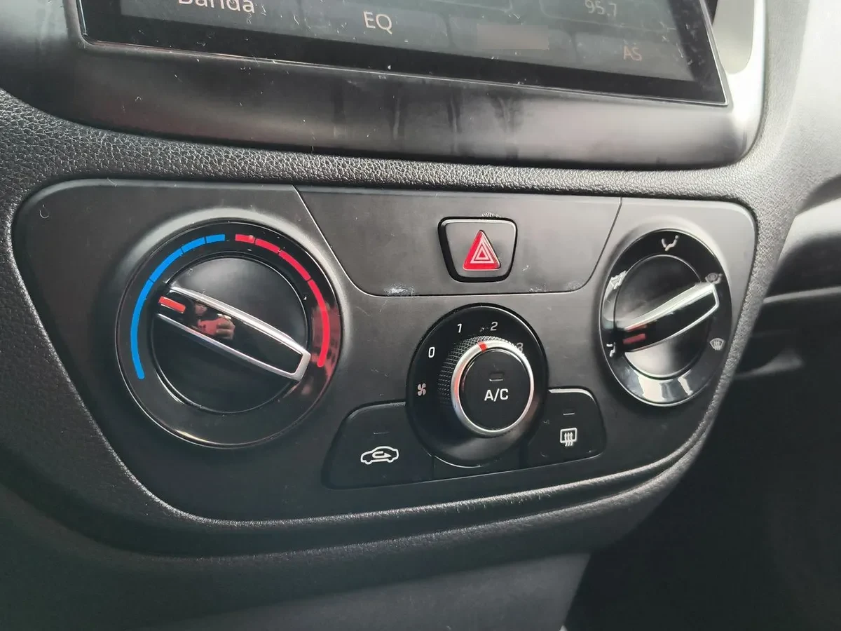 Hyundai Accent 1.4 Hci Value 4x2 Mt 4p año 2021