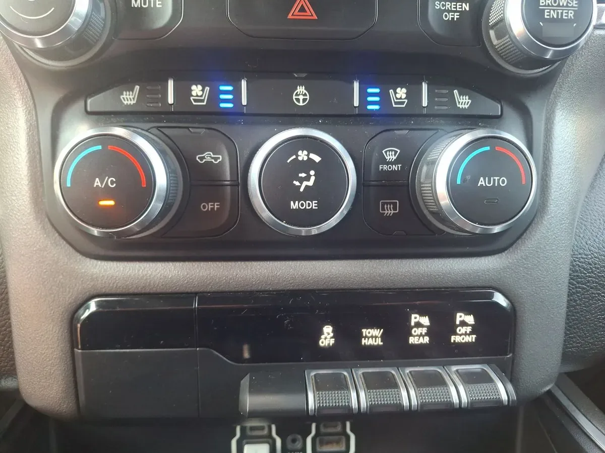 Ram 1500 5.7 Laramie Sport 4x4 At 4p año 2022