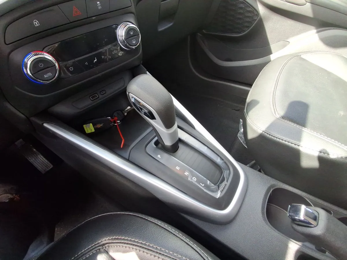 Chevrolet Tracker 1.2t Ltz T 4x2 At 5p año 2026