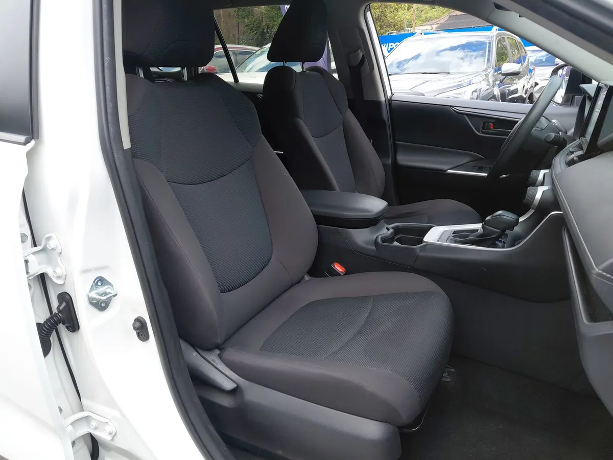 Toyota Rav 4 2.0 Le 4x2 Cvt At 5p año 2022
