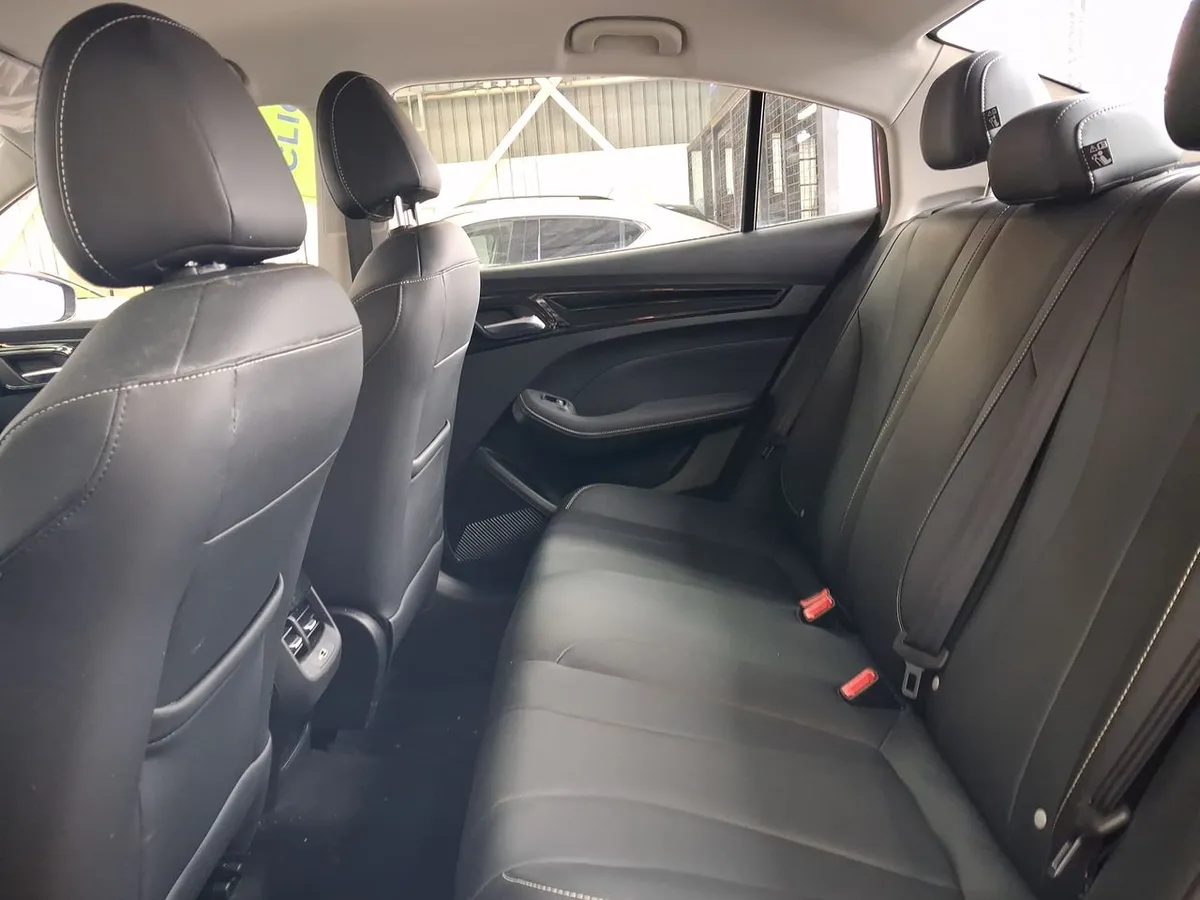 MG 5 1.5 Com 4x2 Mt 4p año 2026