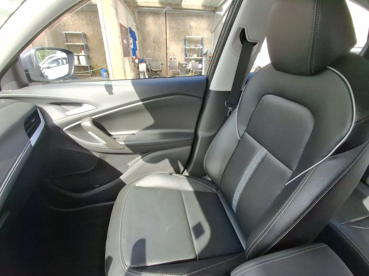 Chevrolet Tracker 1.2t Ltz T 4x2 At 5p año 2026