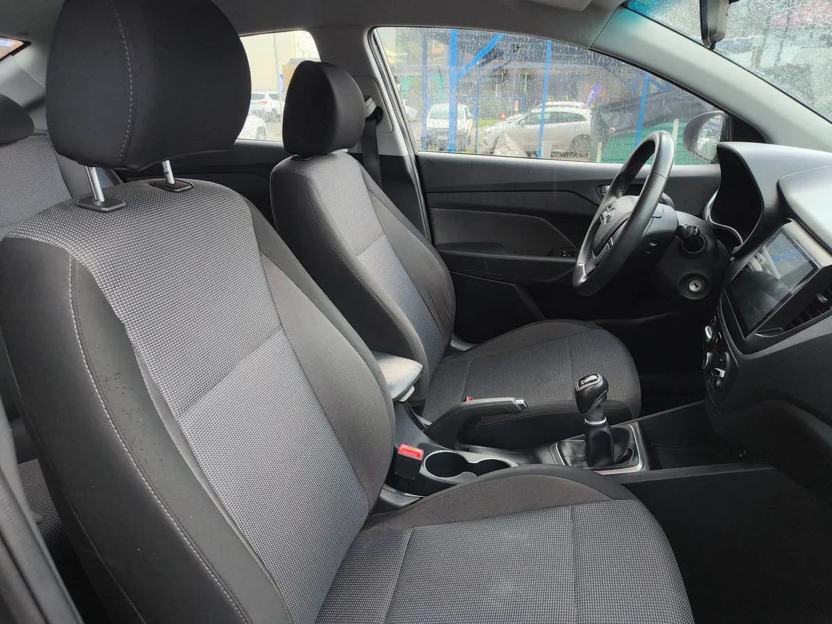 Hyundai Accent 1.4 Hci Value 4x2 Mt 4p año 2021