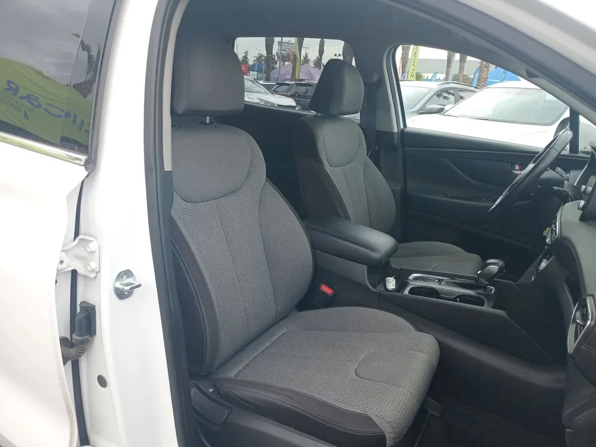 Hyundai Santa Fe 2.5 Plus Fl 2wd At 5p año 2023