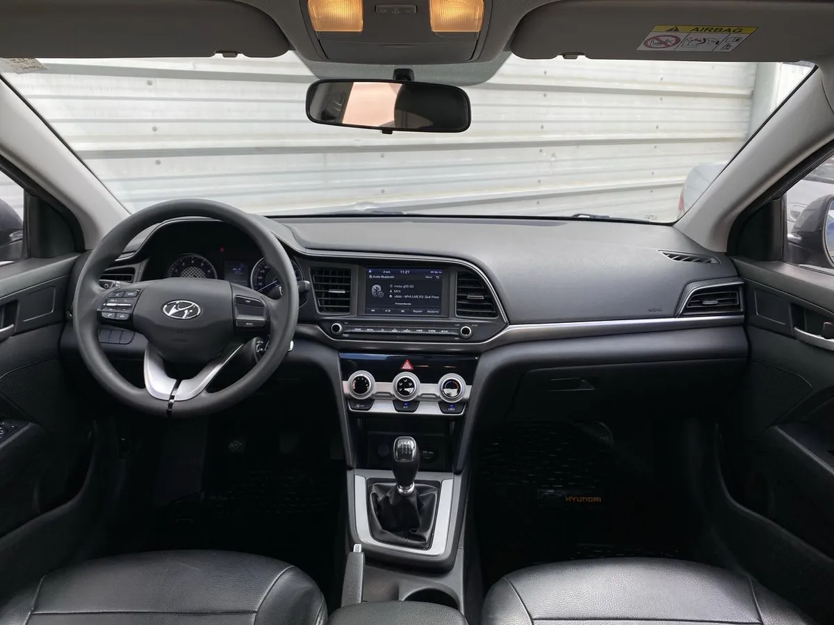 Hyundai Elantra 1.6 Value Fl 4x2 Mt 4p año 2021
