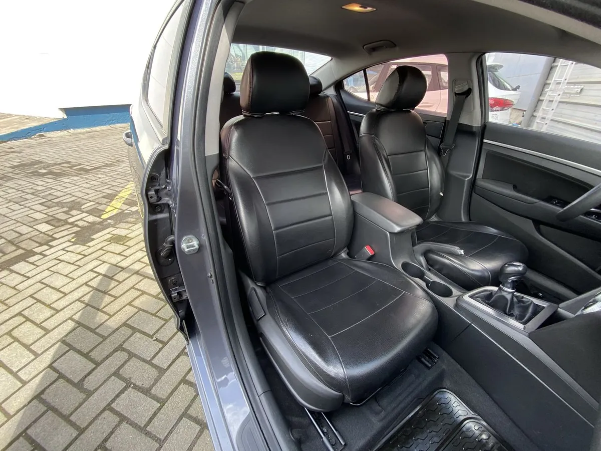 Hyundai Elantra 1.6 Value Fl 4x2 Mt 4p año 2021