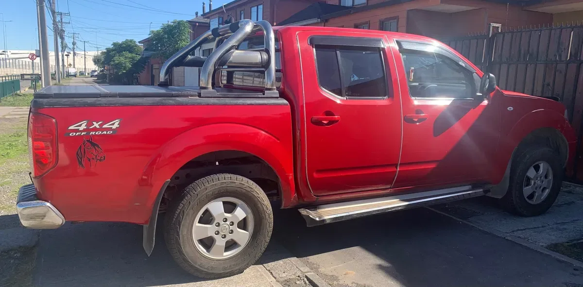 NISSAN NAVARA 2.5 Se Lsd Mt 4x4 Diesel año 2014