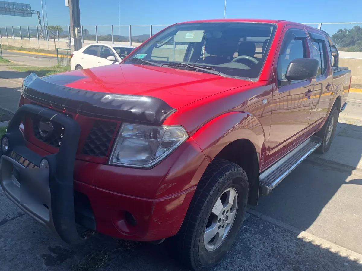 NISSAN NAVARA 2.5 Se Lsd Mt 4x4 Diesel año 2014