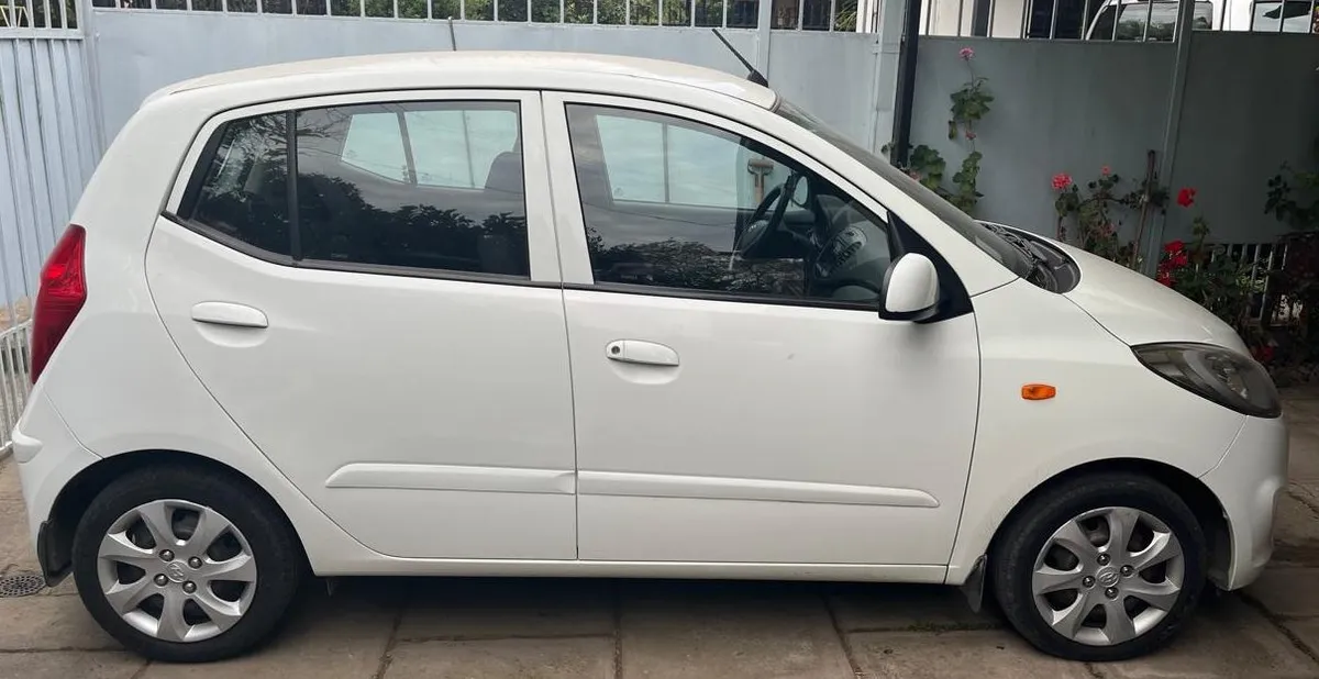 Hyundai I-10 1.1 Fl Gls Ac Mt año 2012