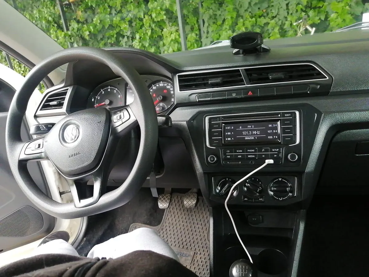 VOLKSWAGEN VOYAGE 1.6 Highline Mt año 2021