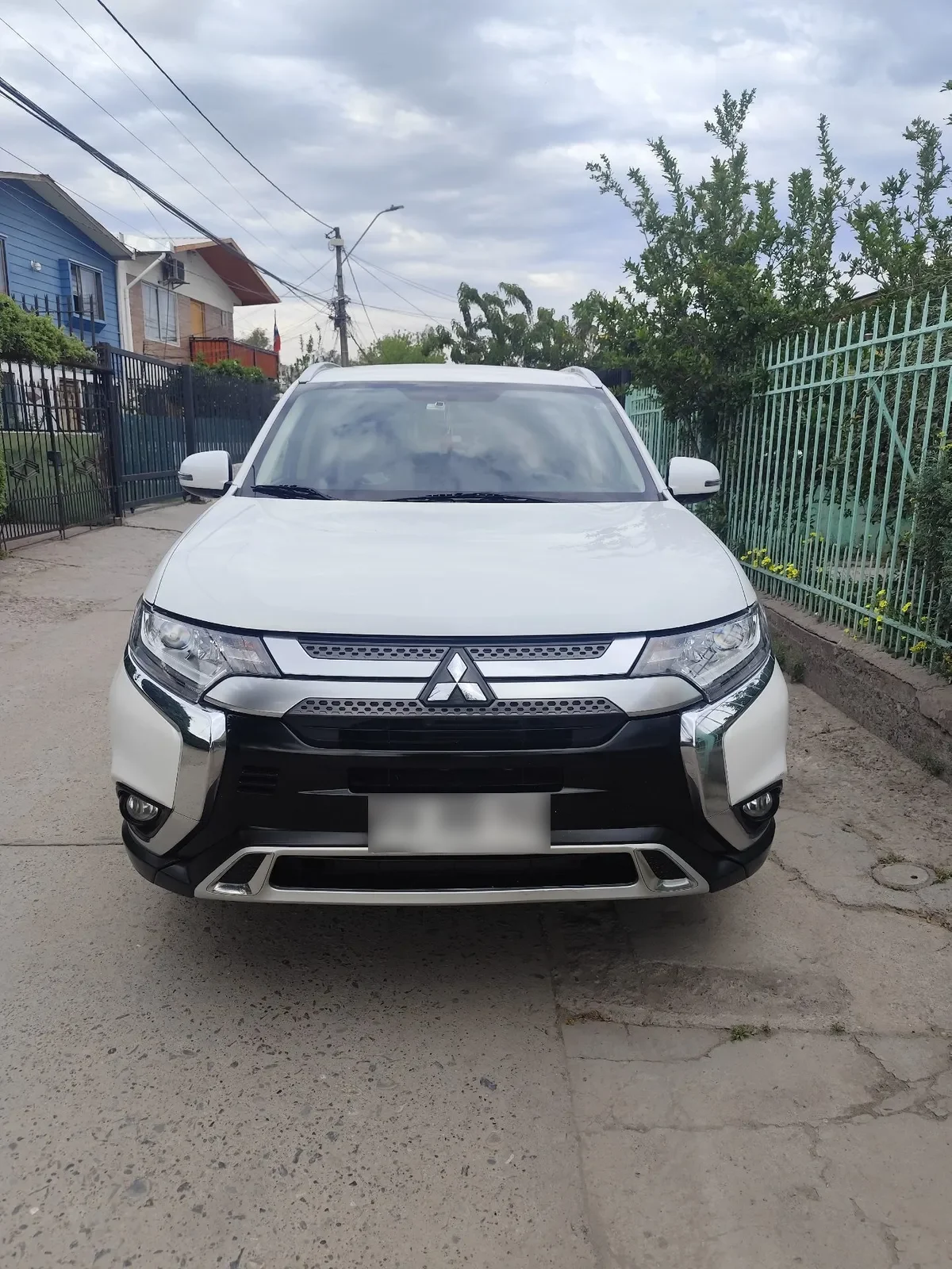 MITSUBISHI OUTLANDER 2.0 Mt 4x2 año 2022