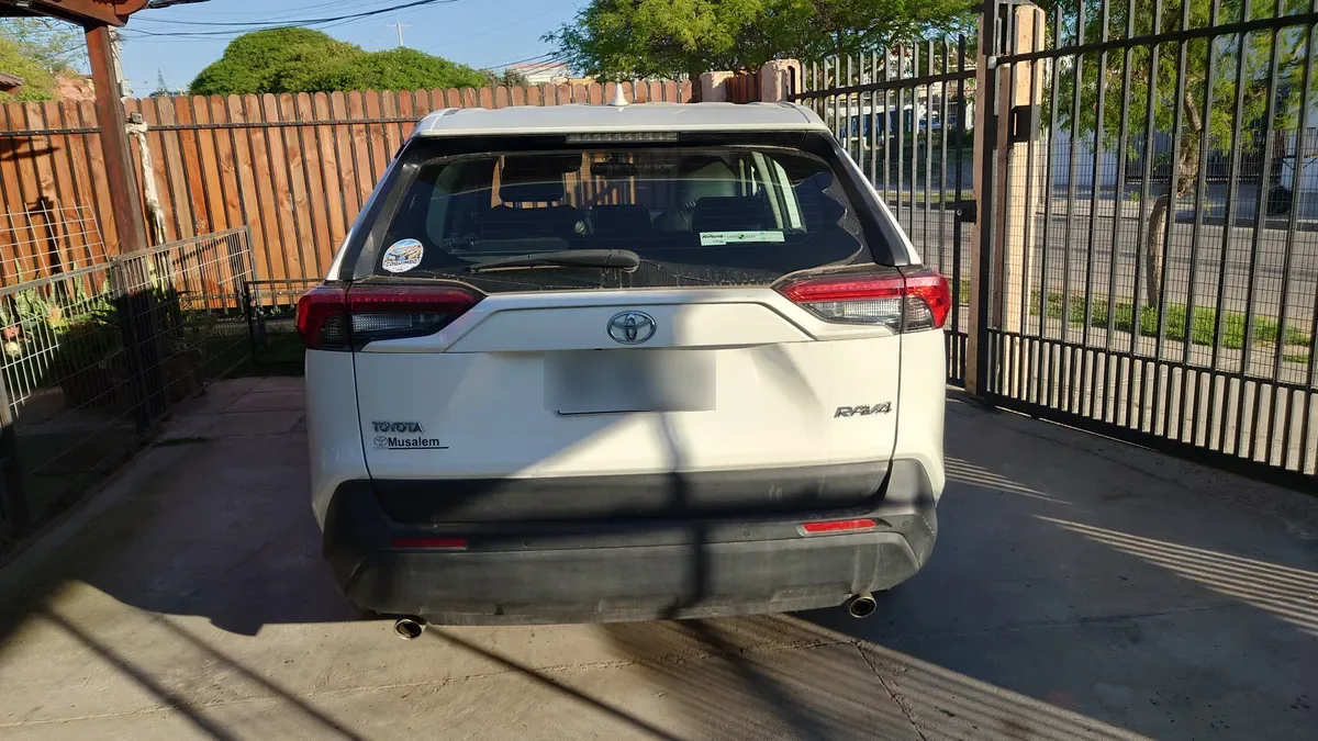 TOYOTA RAV4 2.0 Le At año 2024