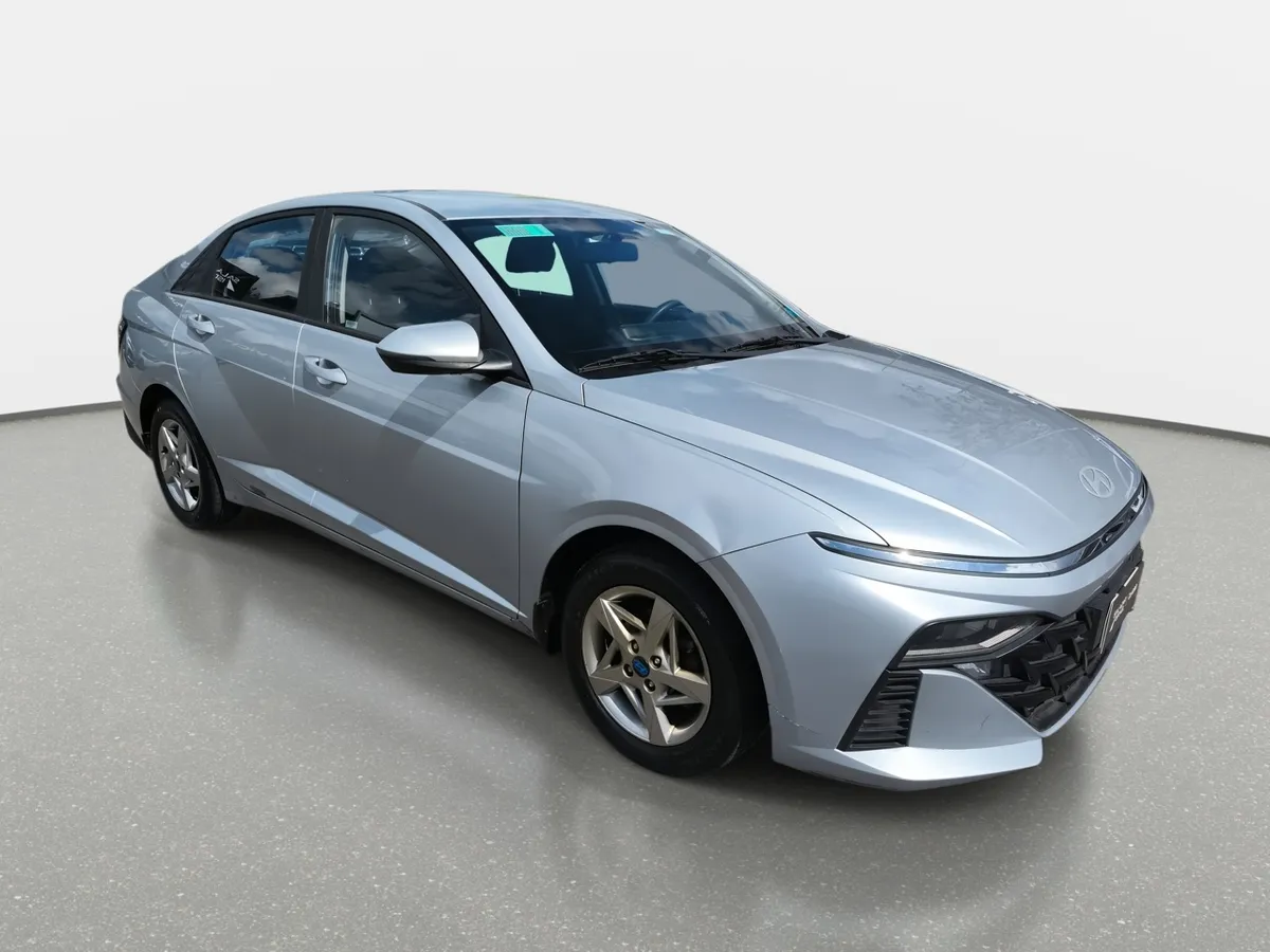 Hyundai Accent 1.5 Plus 4x2 Mt 4p año 2024