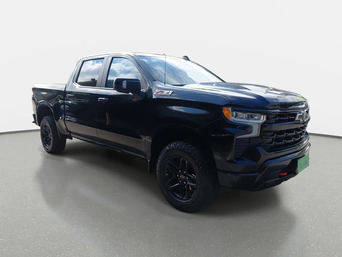 Chevrolet Silverado 5.3 Lt Trail Boss Z71 4x4 At 4p año 2023