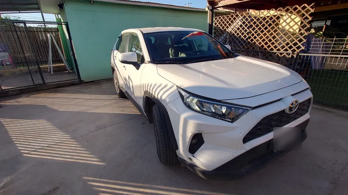 TOYOTA RAV4 2.0 Le At año 2024