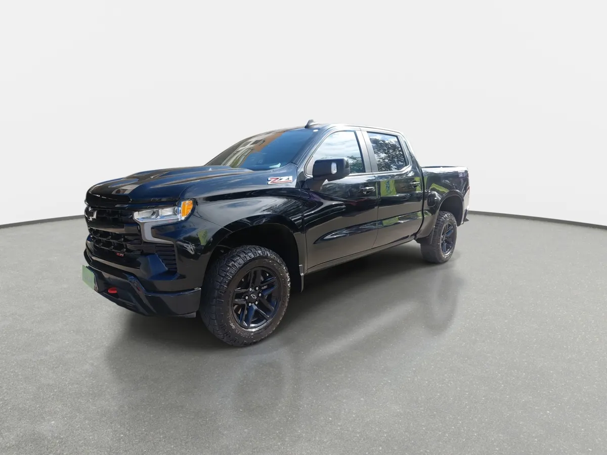 Chevrolet Silverado 5.3 Lt Trail Boss Z71 4x4 At 4p año 2023