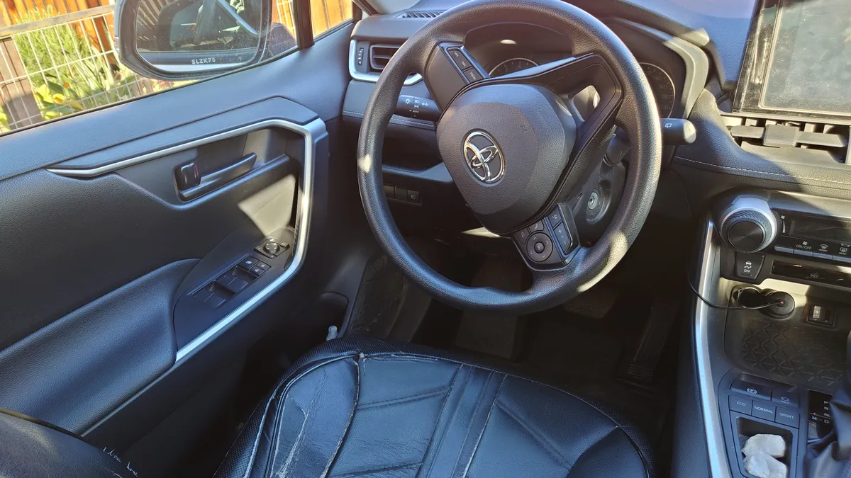 TOYOTA RAV4 2.0 Le At año 2024