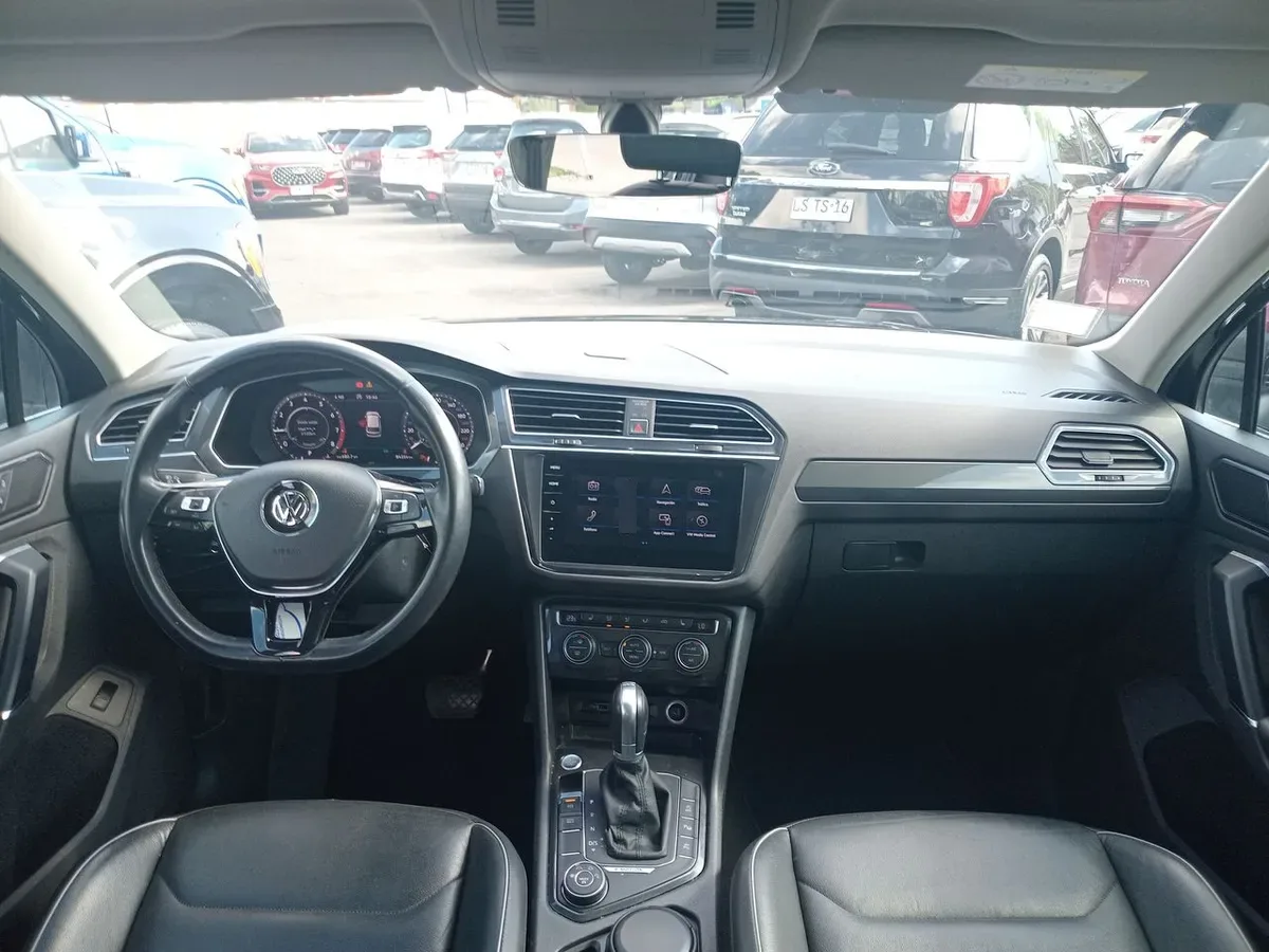 Volkswagen Tiguan 2.0 Tsi Sport 4motion 4x4 180hp At 5p año 2019