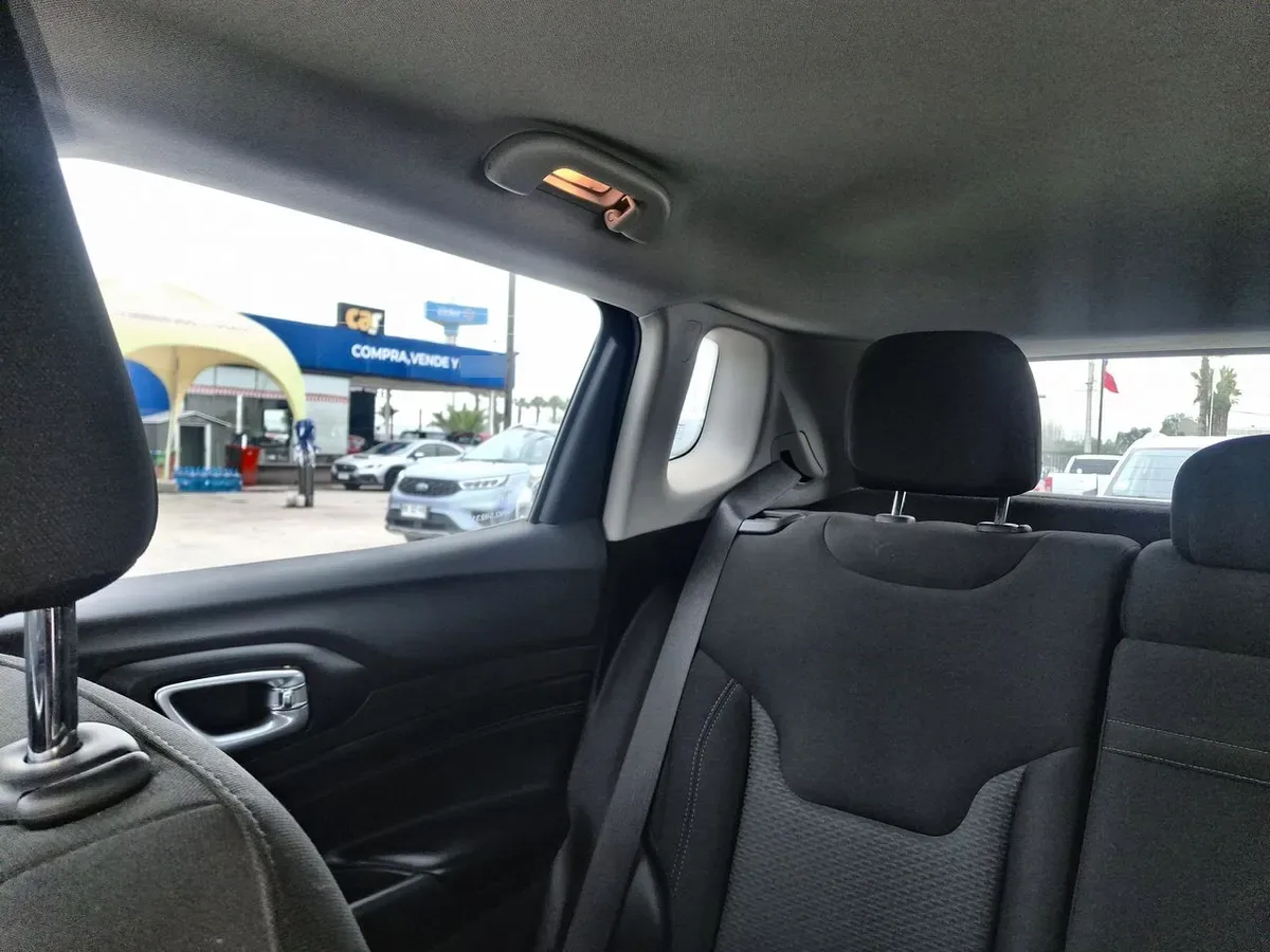 Jeep Compass 1.3 Sport 4x2 At 5p año 2024