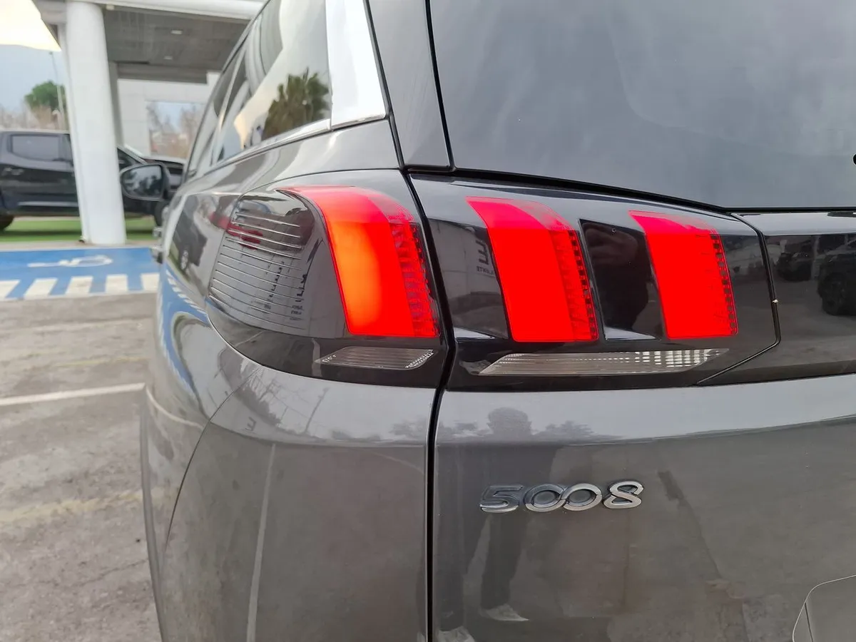 Peugeot 5008 2.0 Gt Bluehdi 4x2 180 Eat8 5p año 2020