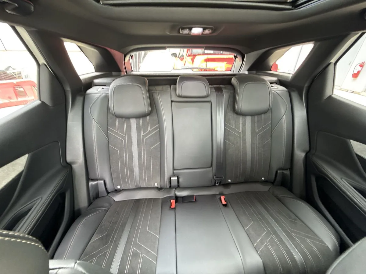 Peugeot 3008 1.6 Gt Black Pack Puretech 180 4x2 Eat8 5p año 2024