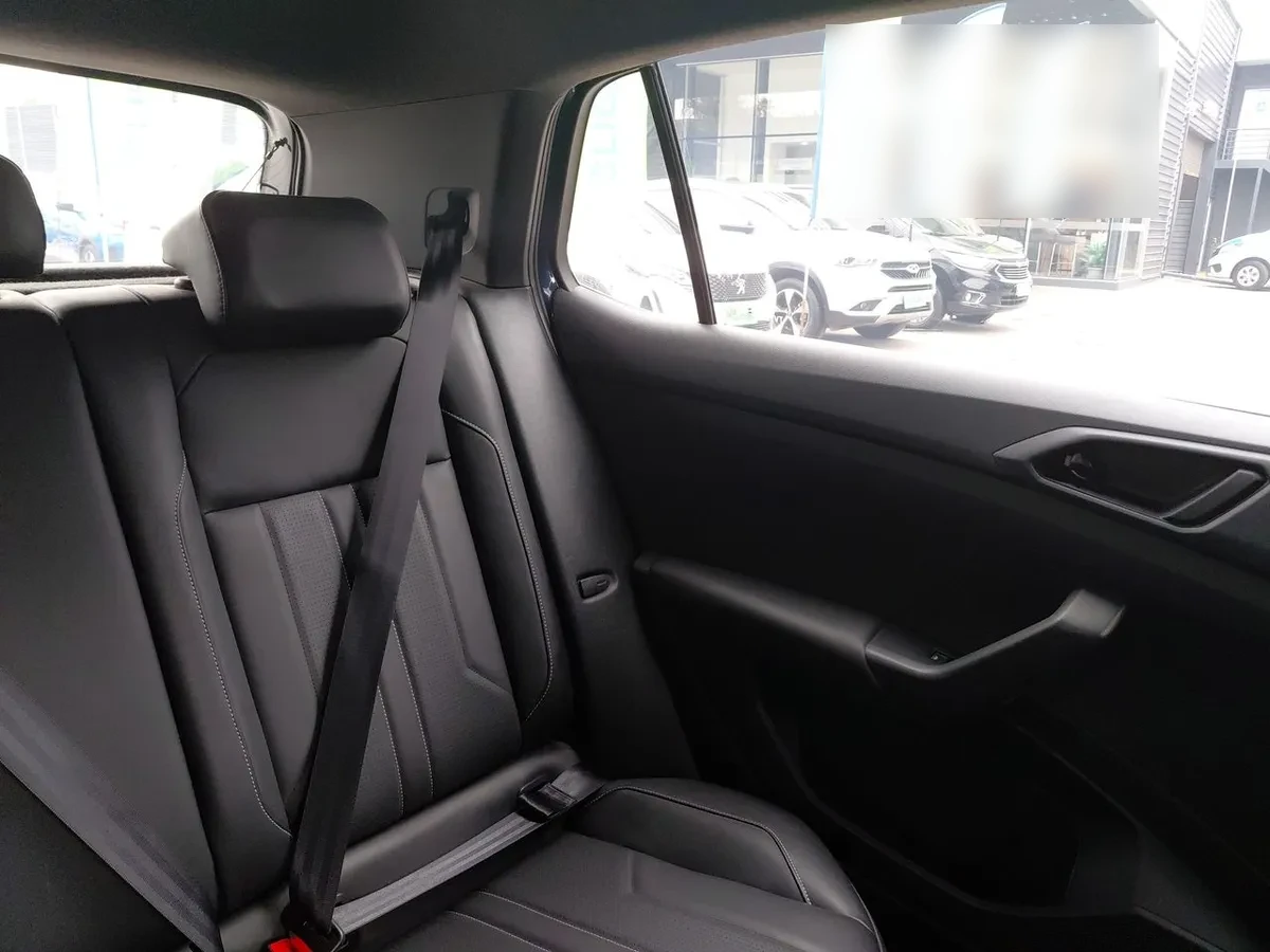 Volkswagen T-Cross 1.0 Tsi Highline 4x2 At 5p año 2025