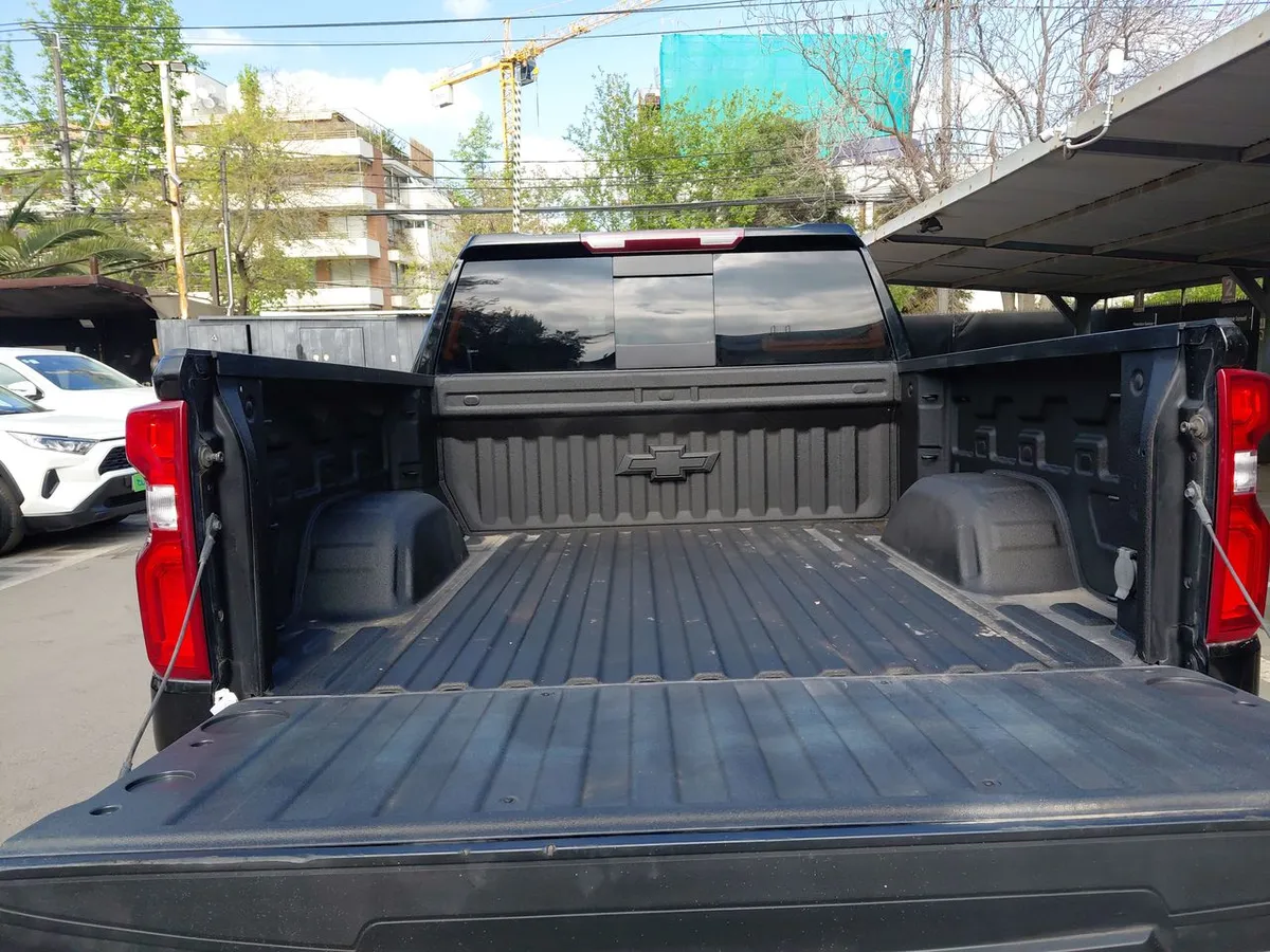 Chevrolet Silverado 5.3 Lt Trail Boss Z71 4x4 At 4p año 2023