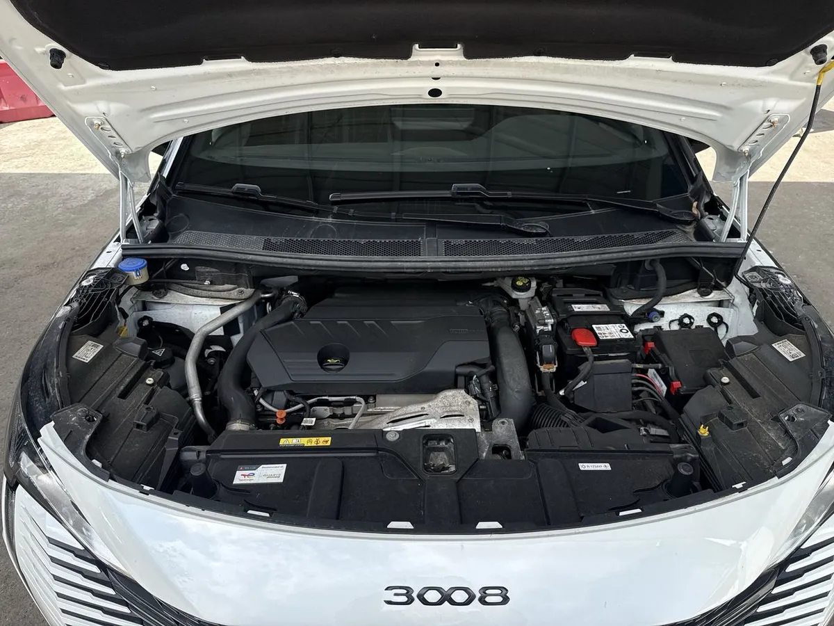 Peugeot 3008 1.6 Gt Black Pack Puretech 180 4x2 Eat8 5p año 2024